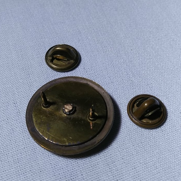 Vintage U. S. Army Letter Disc Lapel Pin - Picture 5 of 5